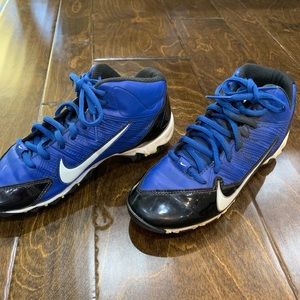 Nike boys cleats size 3.5